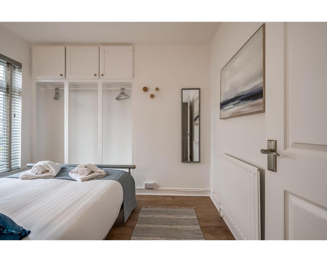 Central Belfast Apartments Belfast Work-Rest-Play R&R Номер фото